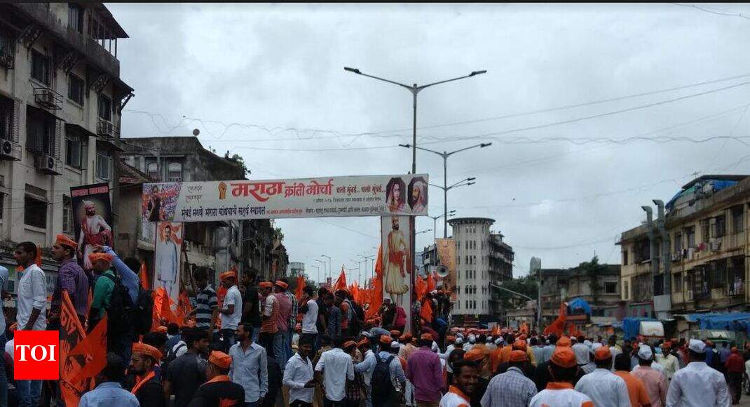 Maratha Morcha rally live: Marathas start protest march from Byculla in ...