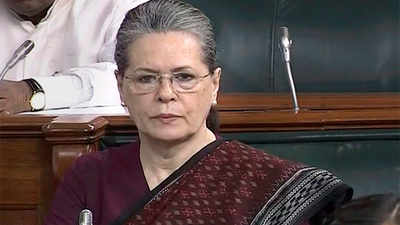 Sonia Gandhi takes a jibe at BJP, says some opposed Quit India Movement