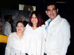 Omung Kumar with wife and mother