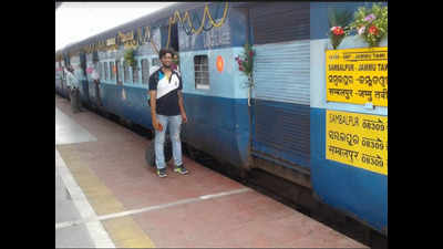 Suresh Prabhu flags off extension of express train to Sambalpur