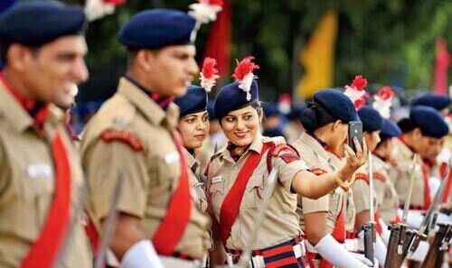 800 cops on guard, feel free to celebrate Independence Day