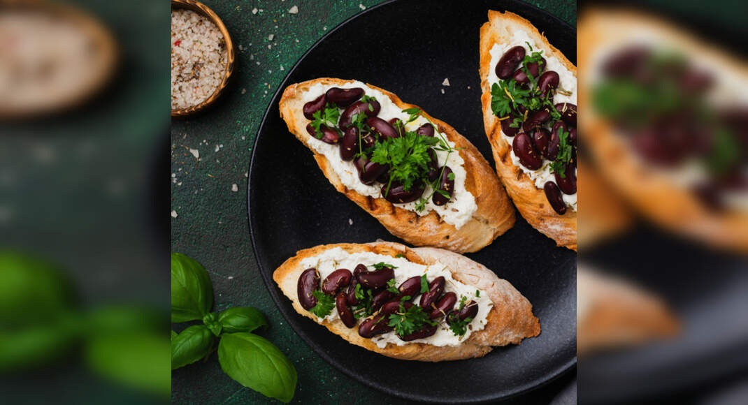 Kidney Beans Sandwich with Cottage Cheese Recipe: How to Make Kidney Beans Sandwich with Cottage Che