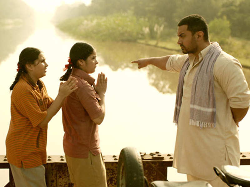 Aamir Khan with Zaira Wasim and Suhani Bhatnagar in a scene from 'Dangal'
