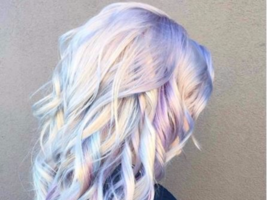 Holographic hair trend has taken over Instagram!