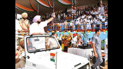 Amarinder appeals farmers not to commit suicide, assures situation is improving