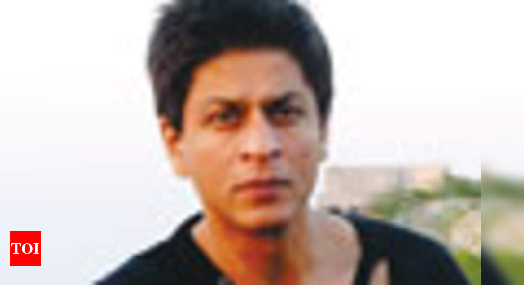 SRK's Italian 'King Khan' tee | Hindi Movie News - Times of India