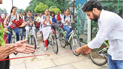 'Superhero rally' at North Campus spreads awareness about blood donation