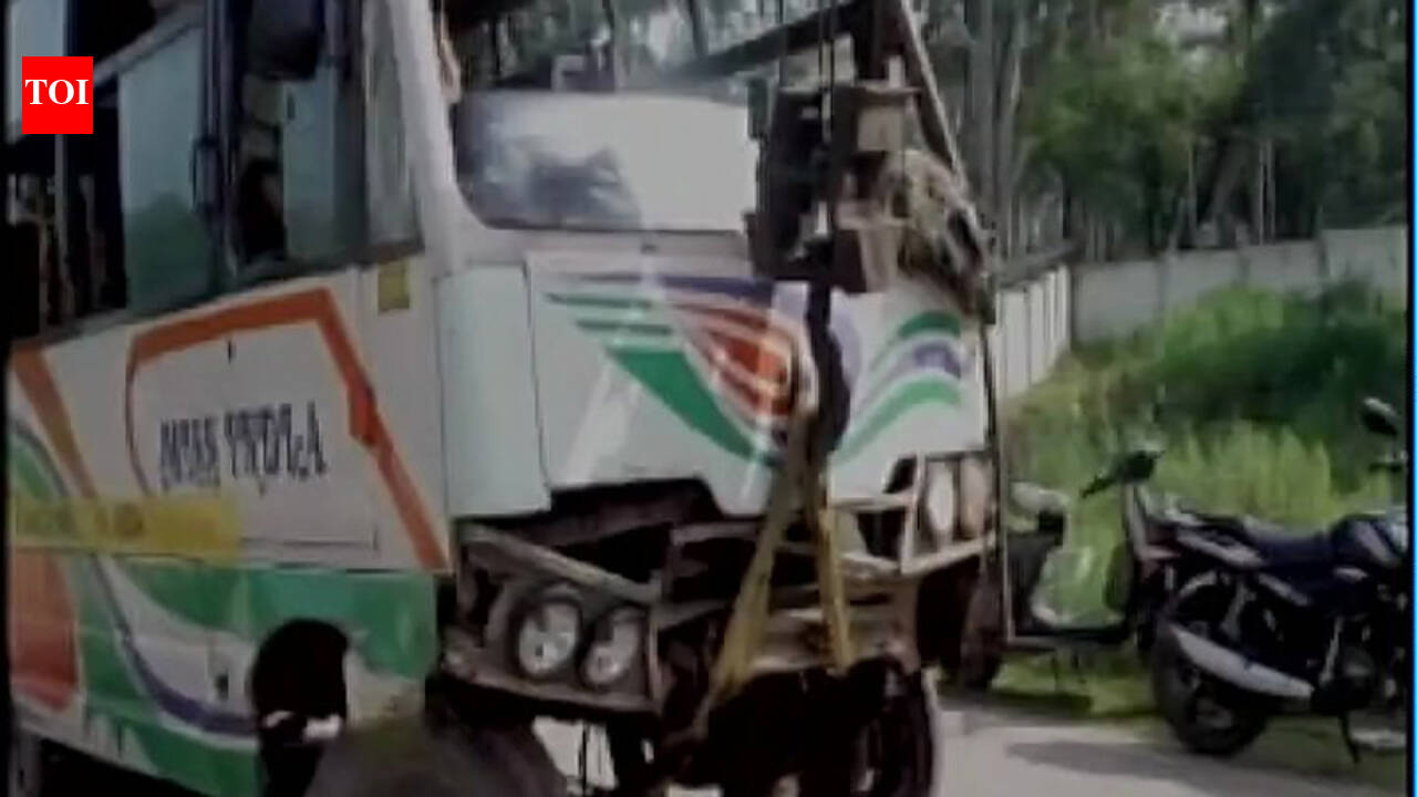 3 killed, many injured in Samba bus accident