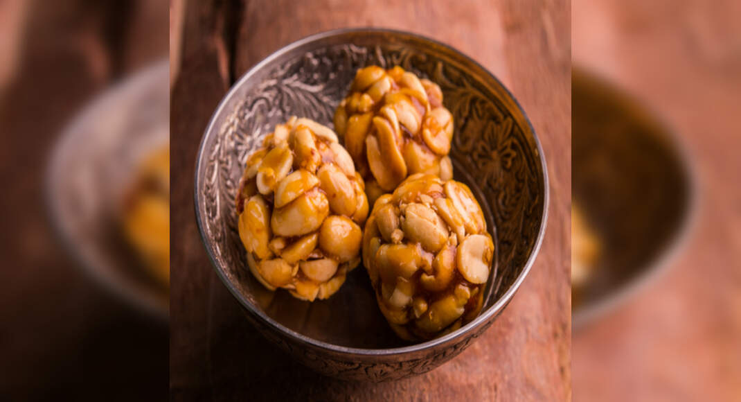 Peanut Jaggery Balls Recipe: How to Make Peanut Jaggery Balls Recipe | Homemade Peanut Jaggery Balls