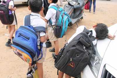 School bags outlet for heavy books