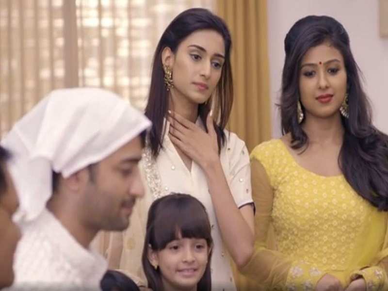 Kuch Rang Pyar Ke Aise Bhi August 16 2017 Written Update Sonakshi Decides To Keep The Baby Times Of India Earlier, we saw how sonakshi's anklet goes missing, and dev asks her to meet him in his room if she. kuch rang pyar ke aise bhi august 16