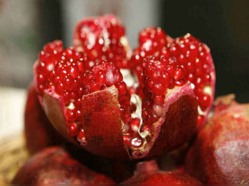 health benefits of eating pomegranate