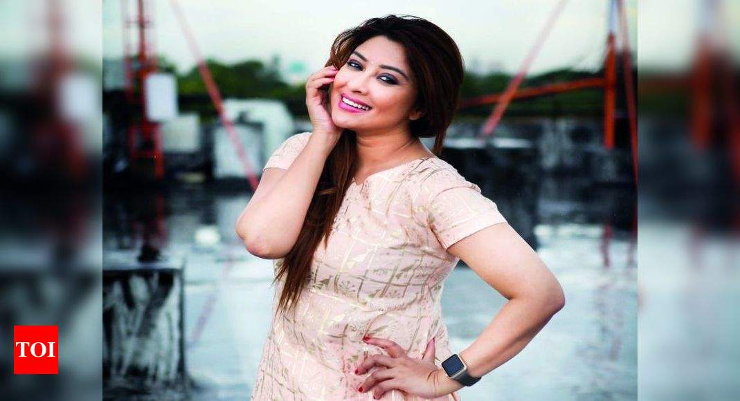 Telugu I Dont Believe In Nepotism Says Actress Payal Ghosh