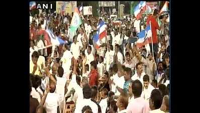 Rajinikanth's fans hold rally in Trichy, urge actor to join politics