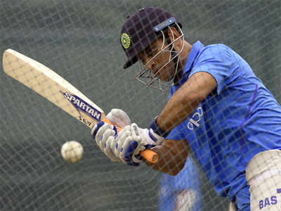 MS Dhoni sends video analyst packing