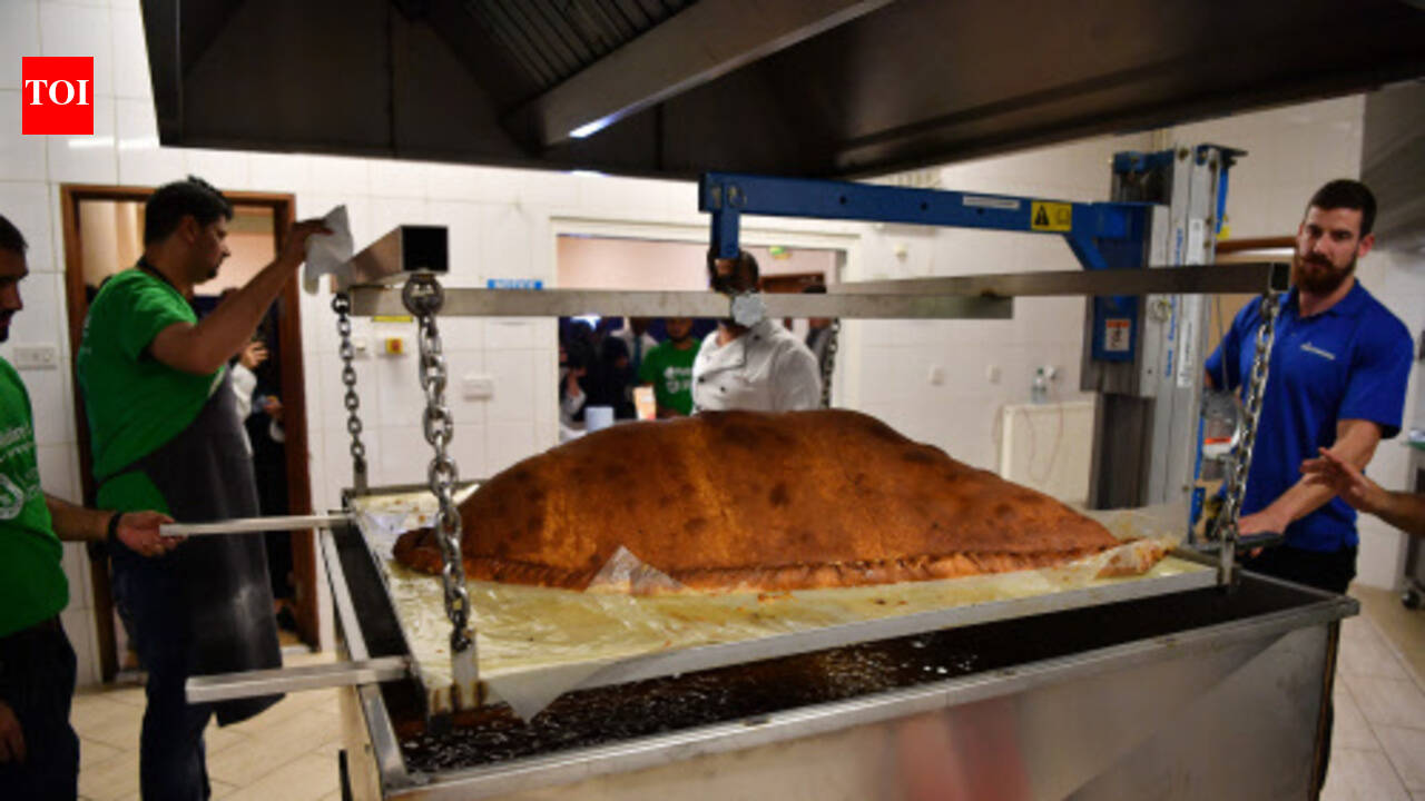 World's largest samosa record smashed in London.