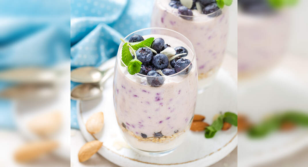 Blueberry Parfait Recipe: How to Make Blueberry Parfait Recipe | Homemade Blueberry Parfait Recipe