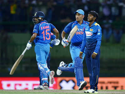 2nd ODI: Bhuvneshwar, Dhoni help India beat Sri Lanka by three wickets