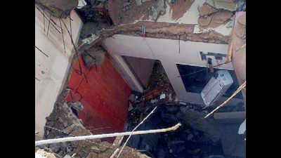 2 killed, three injured as water tank collapses on homes in Naranpura
