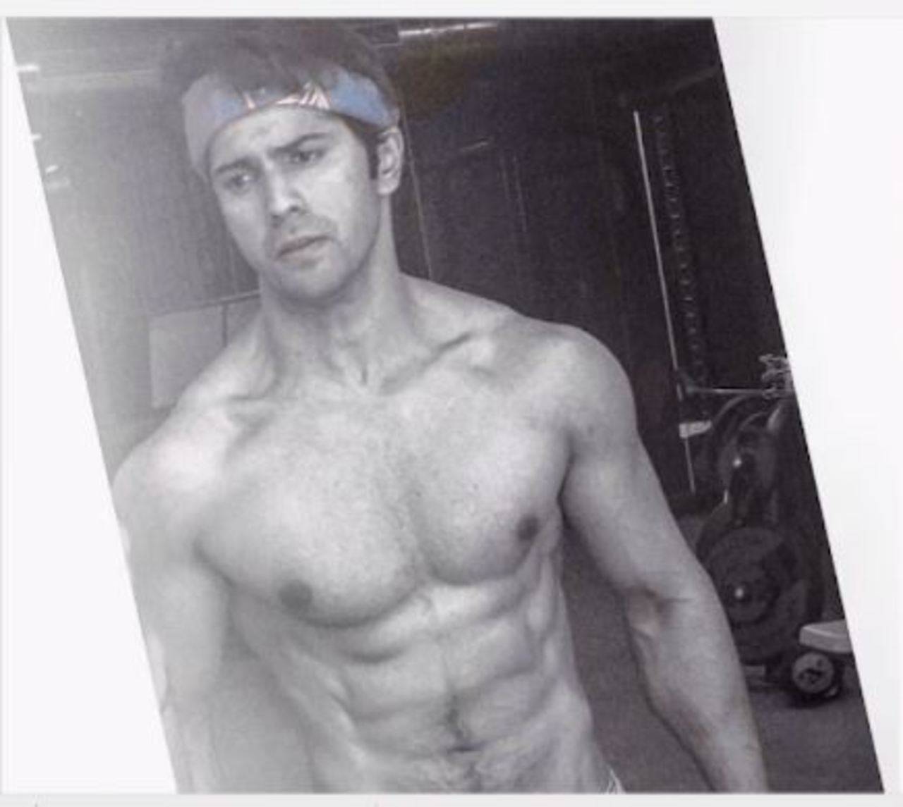 Varun Dhawan flaunts his ripped 8-pack abs in 'ABCD 2