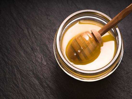 5 ways in which you can use honey for better skin!