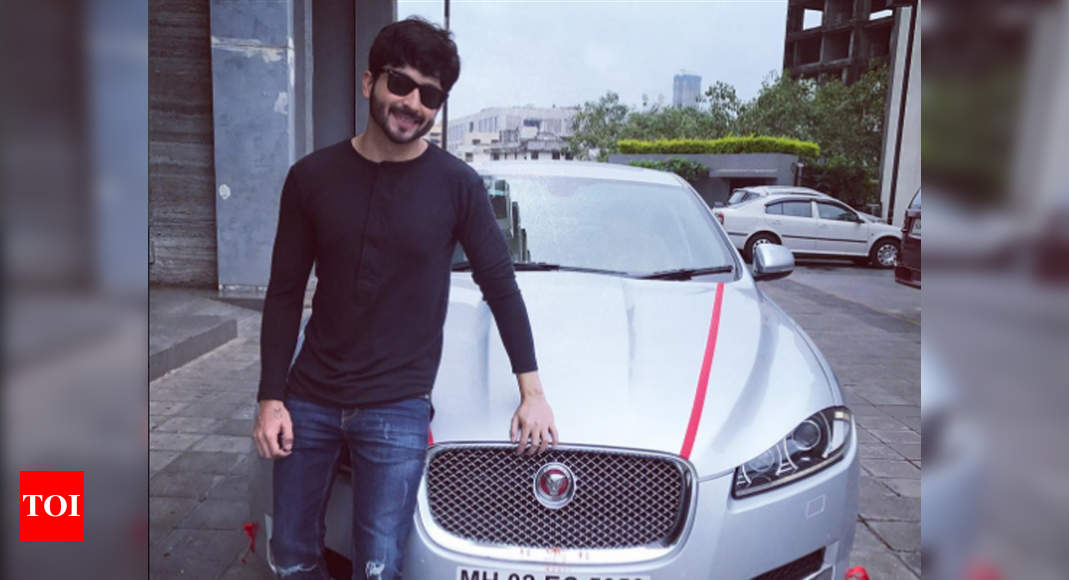 Kundali Bhagya actor Dheeraj Dhoopar buys a new luxury car - Times of India