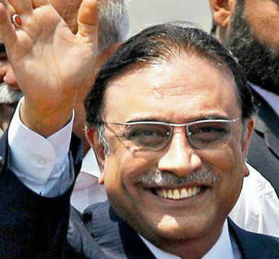Pakistan court quashes corruption case against Zardari
