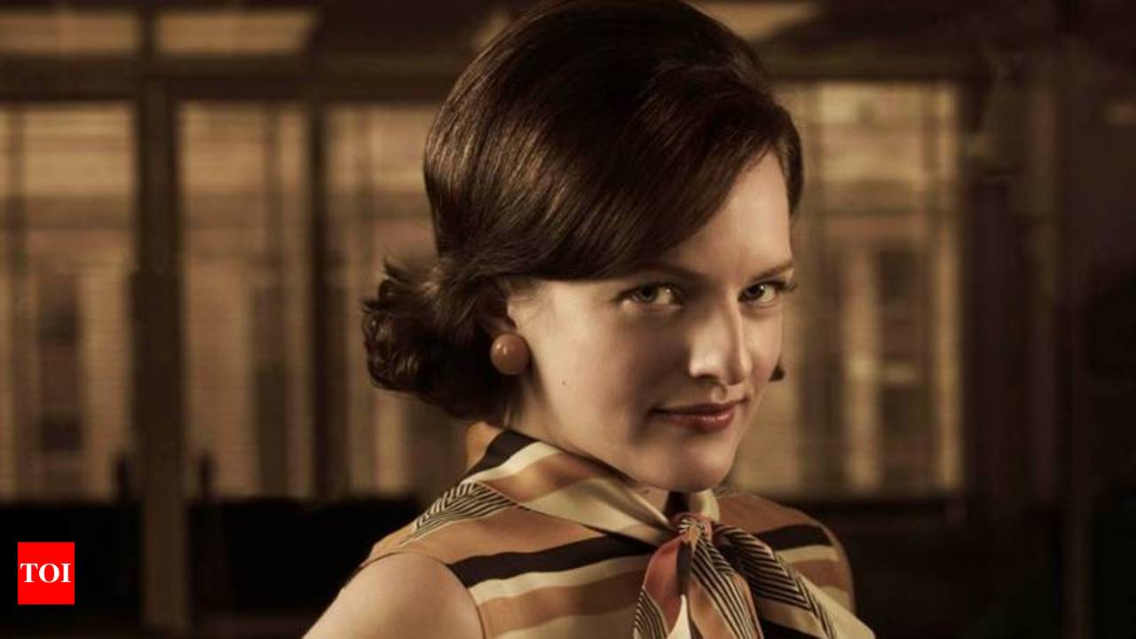 Elisabeth Moss would troll herself on Twitter - Times of India