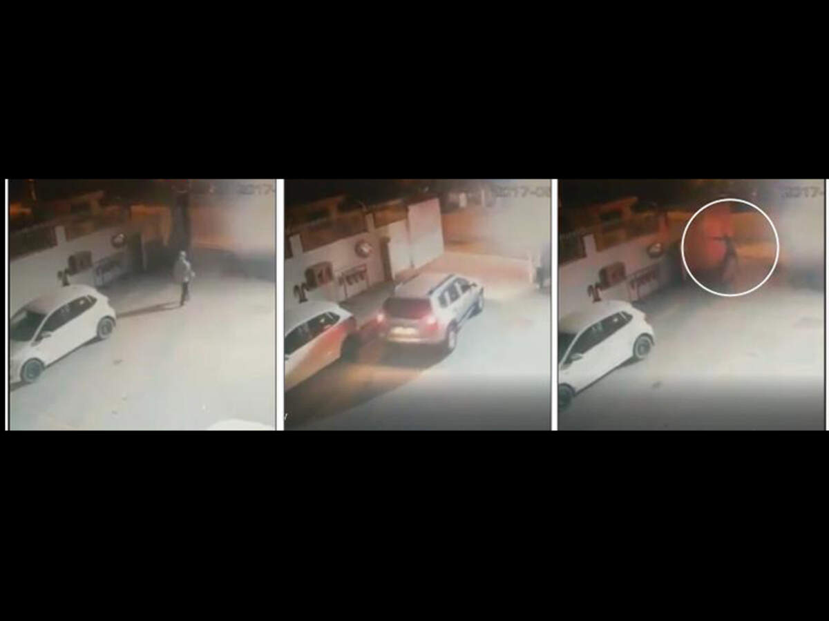 Cars Stolen Four Renault Dusters Stolen From Noida Sector 63 Service Centre Noida News Times Of India