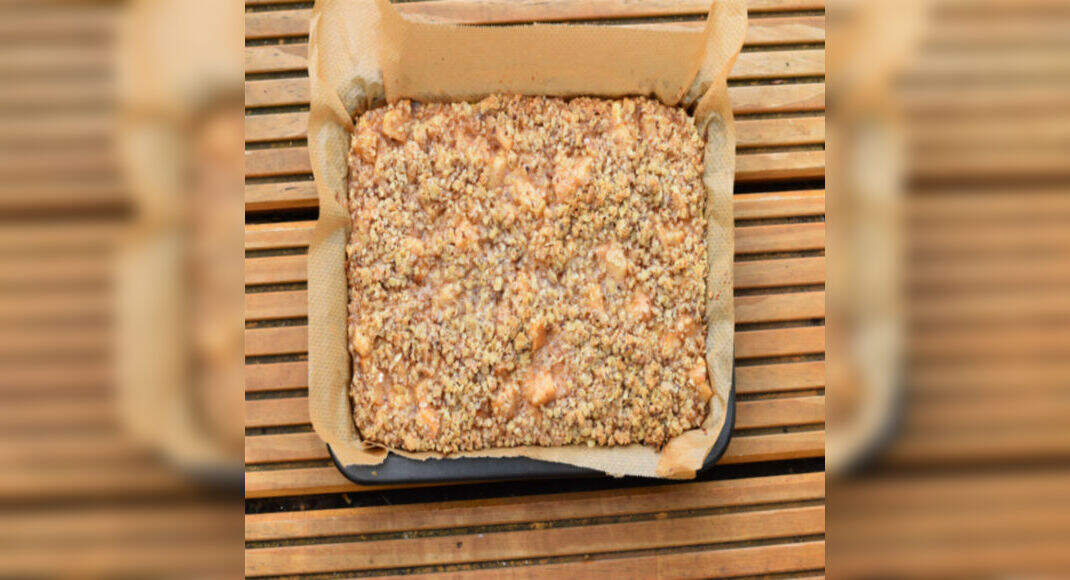 Pear Crumble Recipe: How to Make Pear Crumble Recipe | Homemade Pear Crumble Recipe