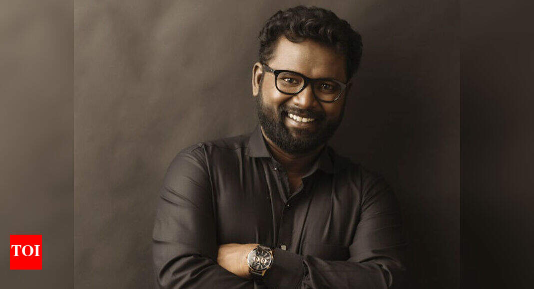 Neruppu Da lyricist turns director with a film on women’s cricket ...