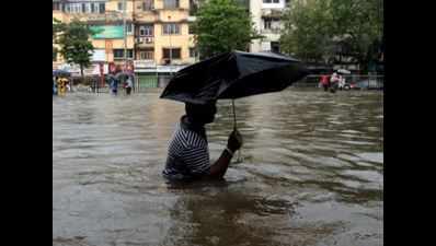Heavy rains claim four lives in Mumbai