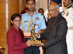 Nath Kovind presents the Arjuna Award