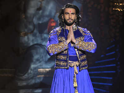 Bollywood actor Ranveer Singh in Baba Ramdev's Om Shanti Om - Times of ...