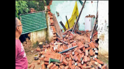 Four hurt as rainfall triggers roof collapse