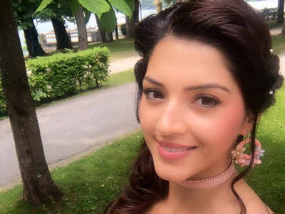 'Phillauri' girl Mehreen Pirzada signs four big projects