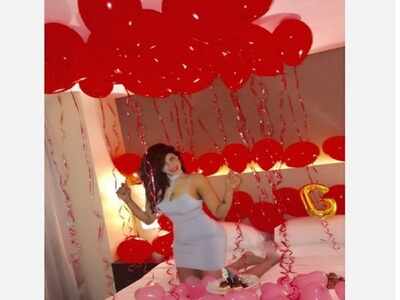 Bigg Boss 9 contestant Gizele Thakral gets a surprise on her birthday