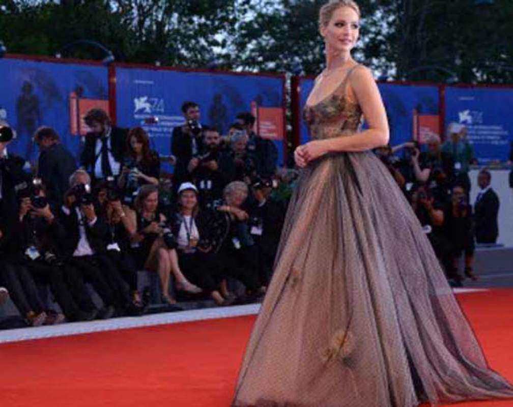 
Jennifer Lawrence looks gorgeous at Venice Film Festival 2017

