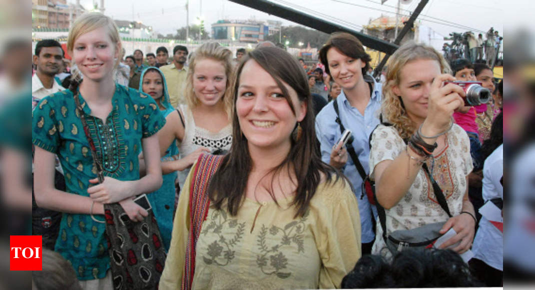 India No Country For Expats Finds Poll India News Times Of India