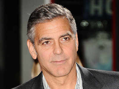 The Best George Clooney Hairstyles To Copy in 2024 | Grijs haar mannen,  Lang haar man, Kapsel man