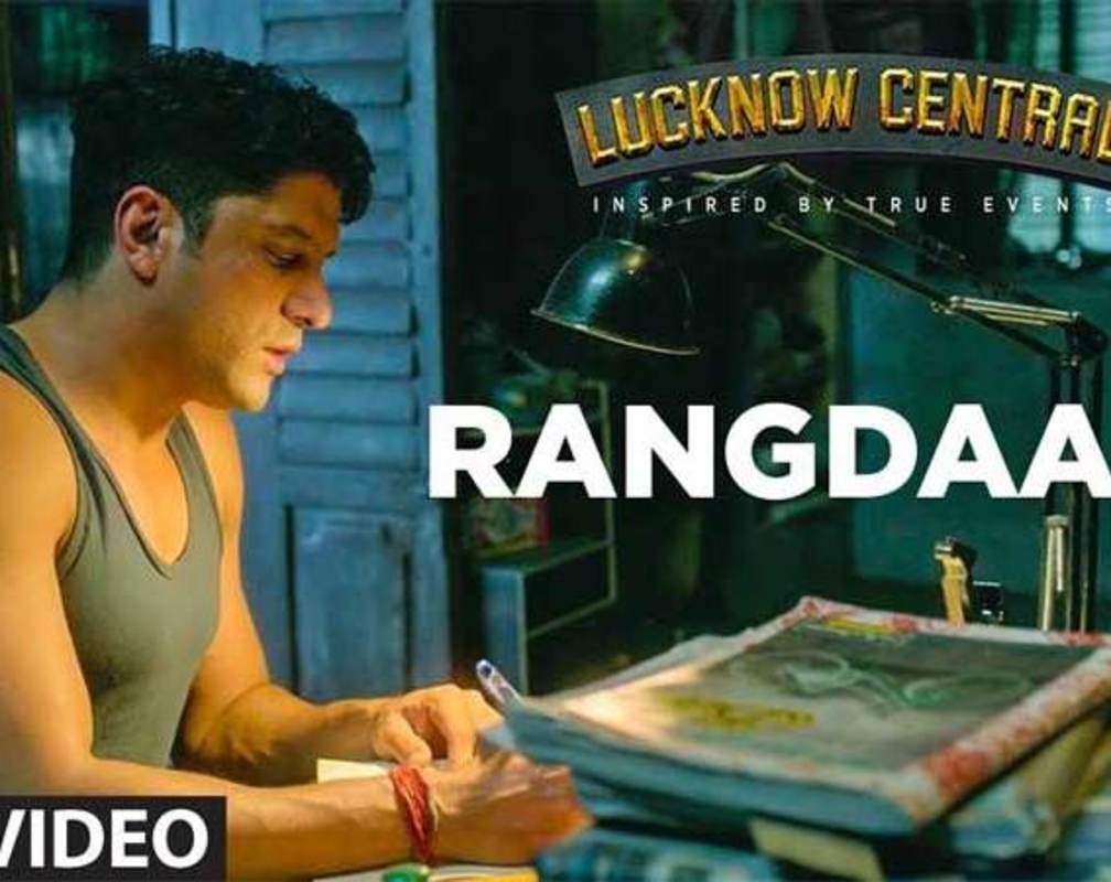 
Lucknow Central: Rangdaari Video Song

