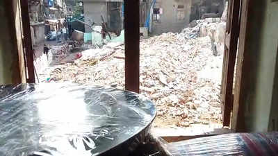 Mumbra building tilts, 60 tenants evacuated from three structures