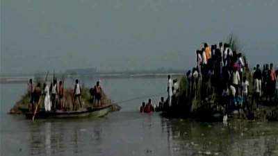 Baghpat: Boat capsizes in Yamuna river, several dead