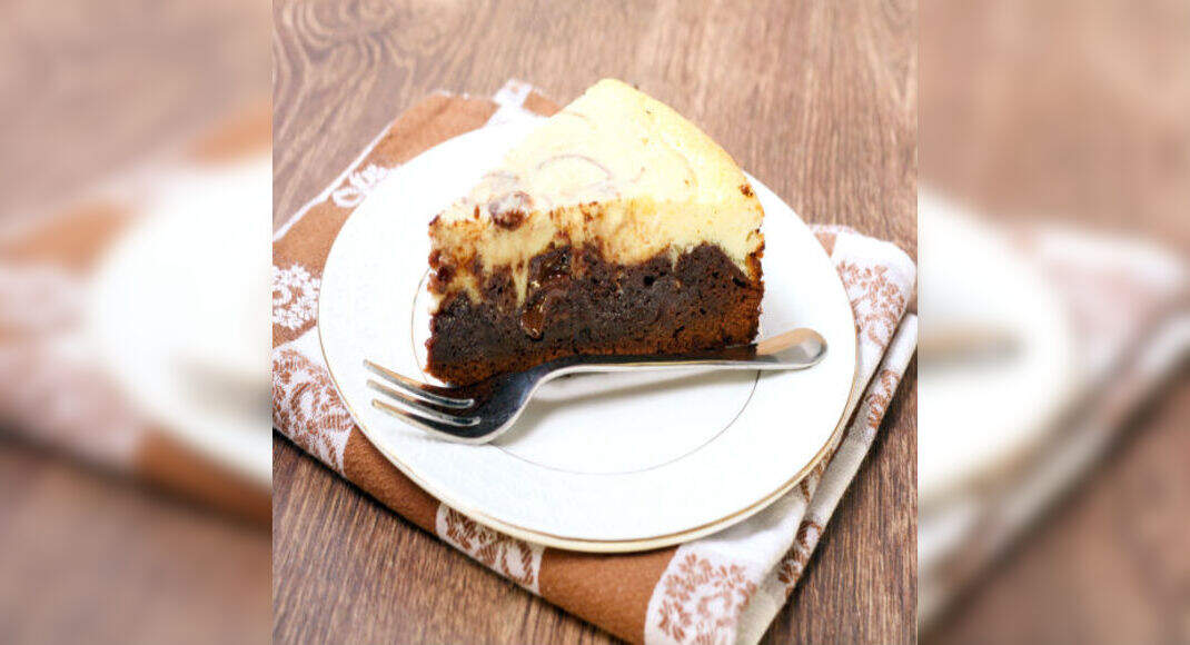 Baked Marble Cheesecake with Chocolate Pistachio Fudge Sauce Recipe: How to Make Baked Marble Cheese