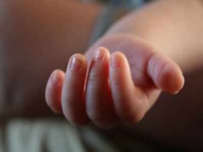 Infant, left alone in house by parents, dies
