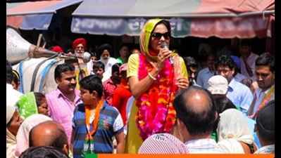 Gurdaspur bypoll: BJP sends names of Vinod Khanna’s wife, Swaran
