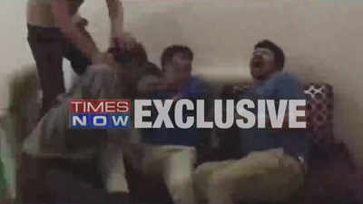 Caught on cam: Fake I-T officers thrashed in Delhi