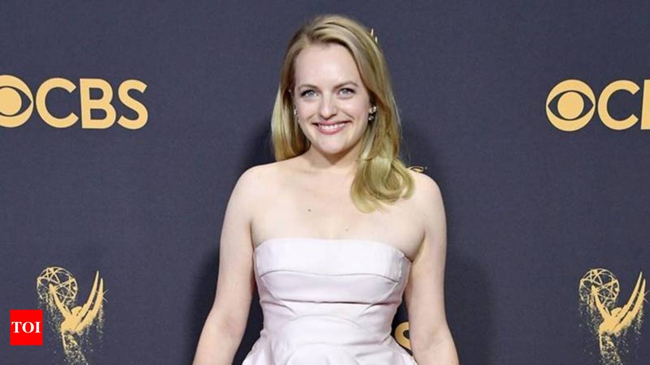 Elisabeth Moss blacked out on Emmys stage - Times of India