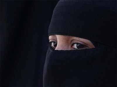 Burqa-clad girl dancing in mall upsets conservatives | Mangaluru News ...