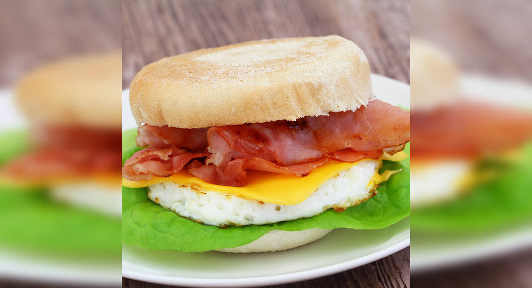 Bacon and Egg Muffins Recipe: How to Make Bacon and Egg Muffins Recipe | Homemade Bacon and Egg Muff